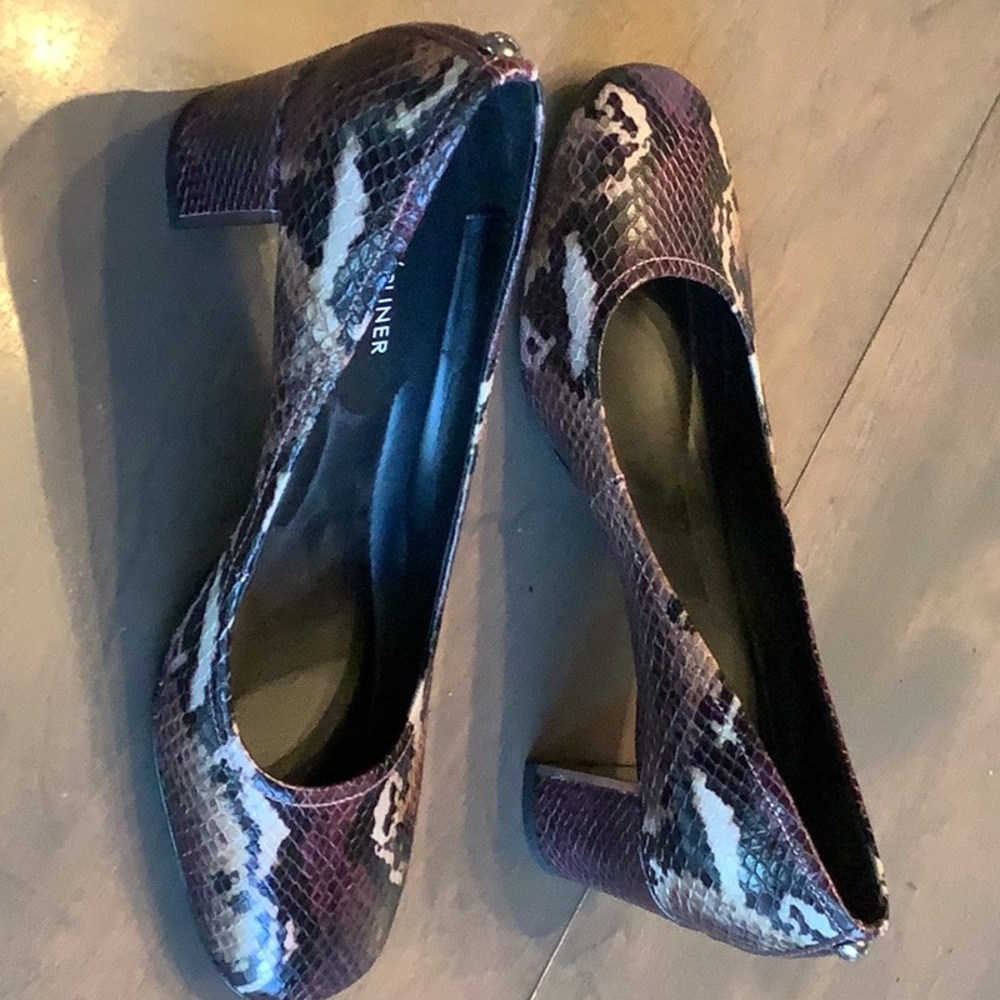 Donald Pliner Corin Plum Pumps